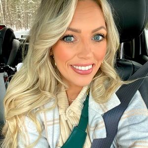 Meet your Posher, Courtney